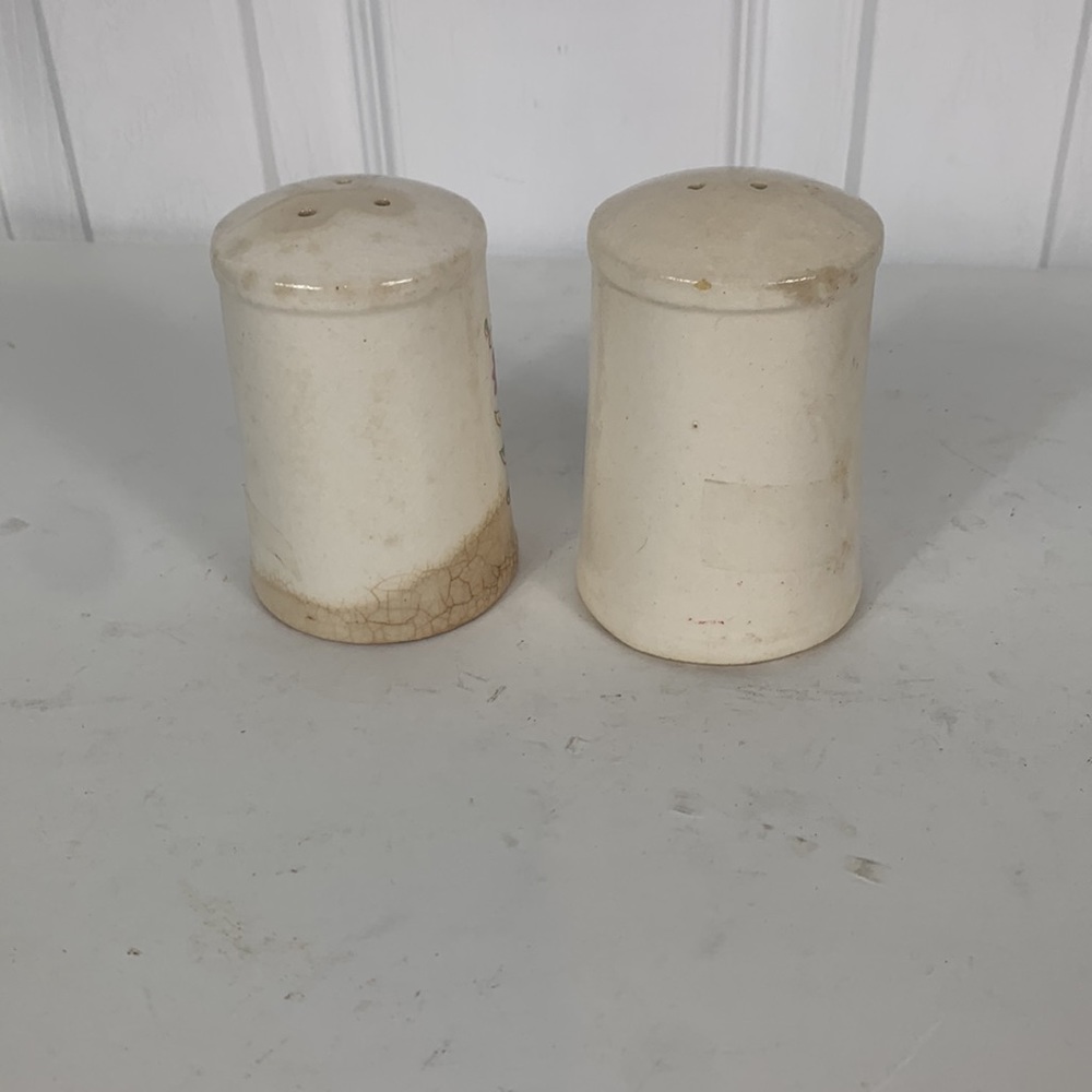 Vintage Country chicken salt& pepper shakers from Japan. Chickens with flowers - Picture 4 of 6